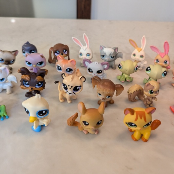 Lot of 26 Littlest Pet Shop Characters - Picture 4 of 4